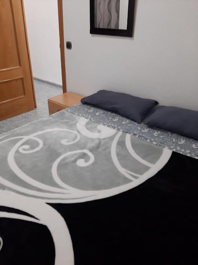 Grande En Piso Compartido Con 2 Adultos Séjour chez l'habitant Valence